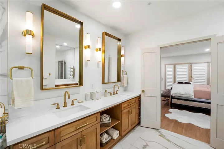 575 S Barrington Avenue 109, Los Angeles, California 90049