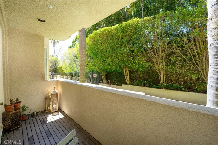 575 S Barrington Avenue 109, Los Angeles, California 90049