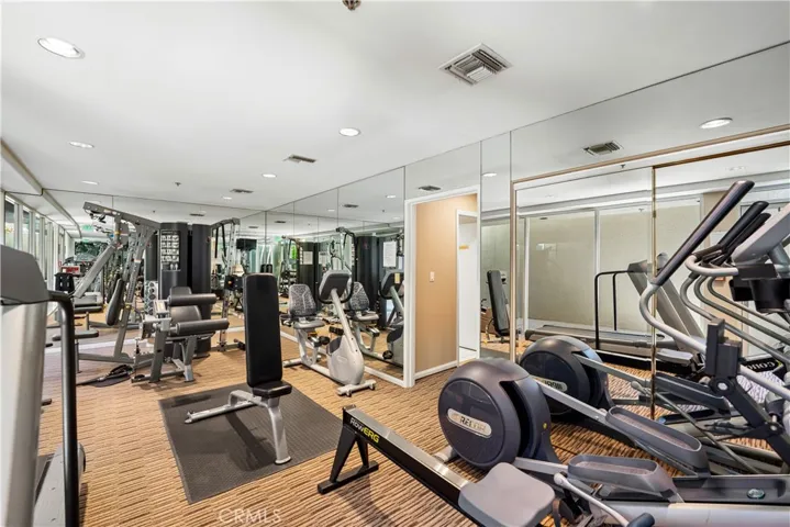 575 S Barrington Avenue 109, Los Angeles, California 90049