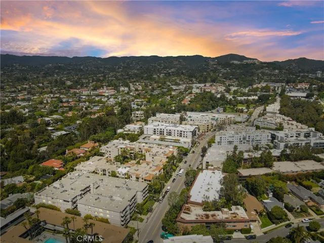 575 S Barrington Avenue 109, Los Angeles, California 90049