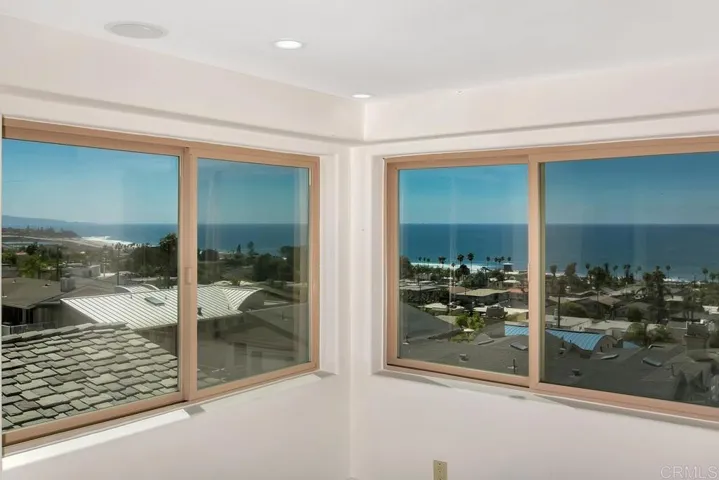 2142 Cambridge Avenue, Cardiff By The Sea, California 92007