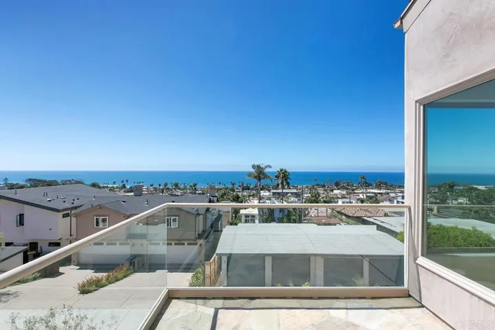 2142 Cambridge Avenue, Cardiff By The Sea, California 92007