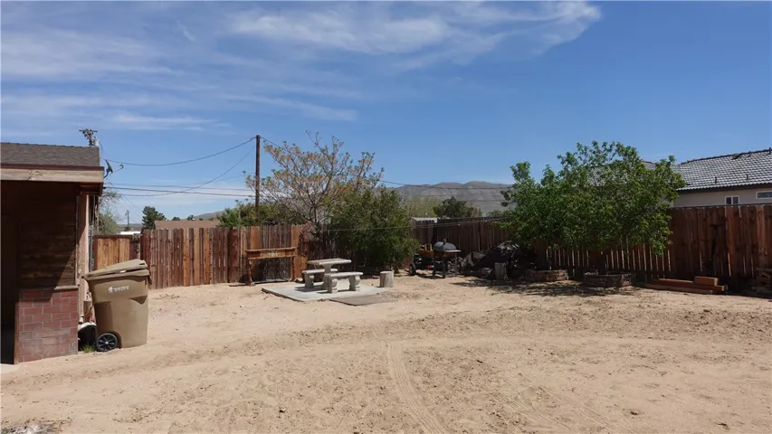 9430 Choiceana Avenue, Hesperia, California 92345