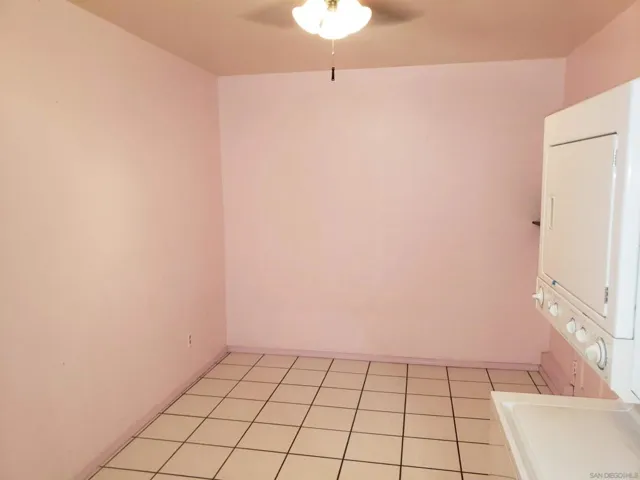 1033 laundry/mud room