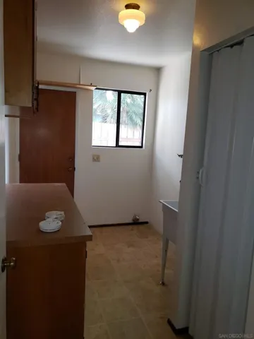 1031 laundry room