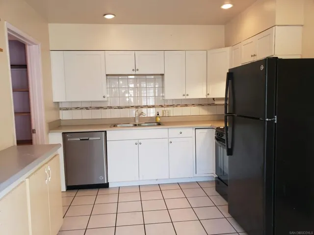 1033 kitchen