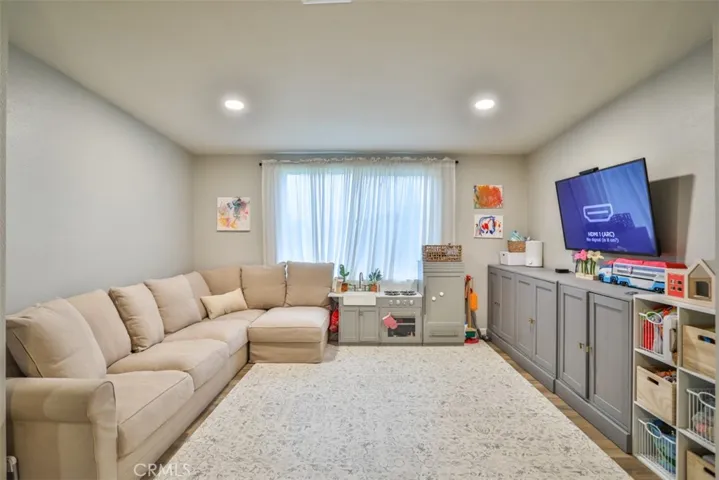 133 S Burnaby Drive, Glendora, California 91741