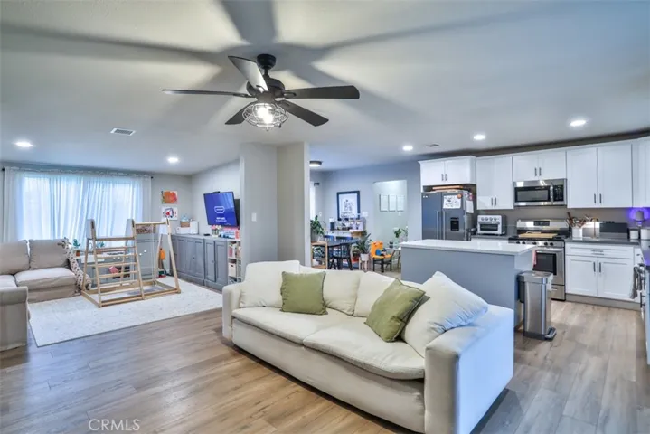133 S Burnaby Drive, Glendora, California 91741