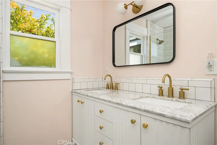 390 N Cambridge Street, Orange, California 92866