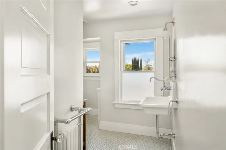 390 N Cambridge Street, Orange, California 92866