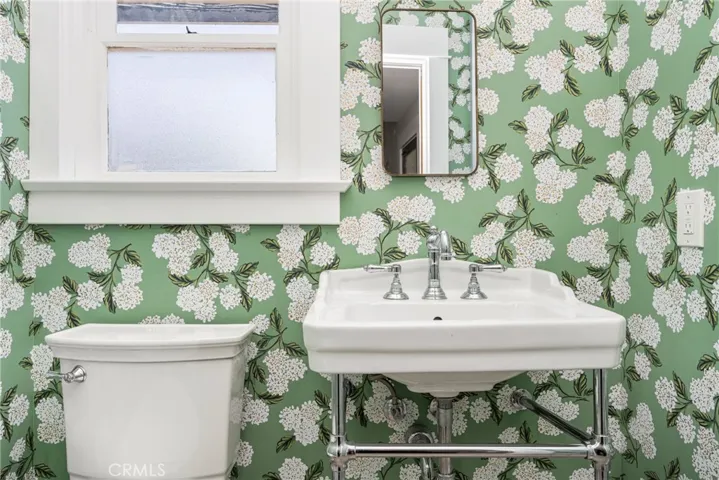 390 N Cambridge Street, Orange, California 92866