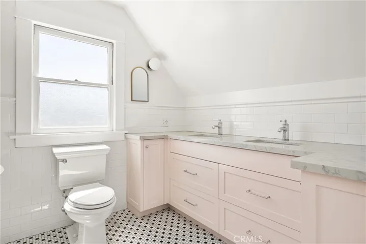 390 N Cambridge Street, Orange, California 92866