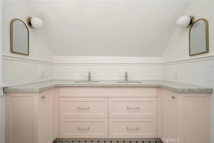 390 N Cambridge Street, Orange, California 92866