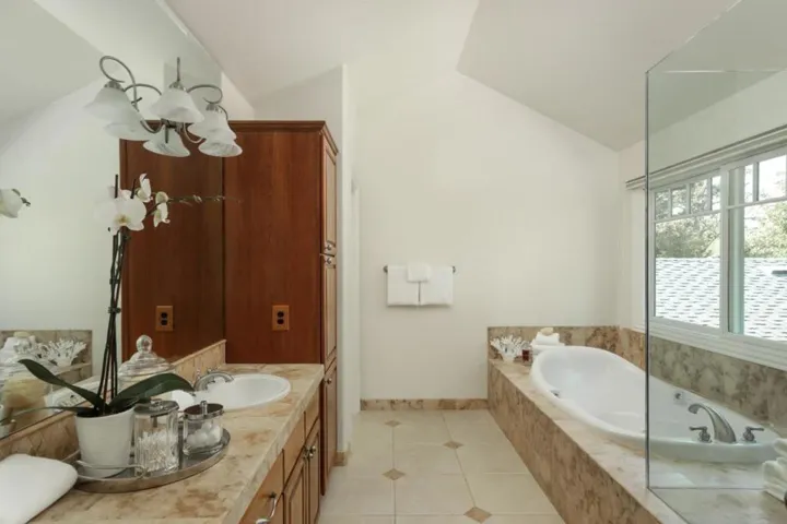 1990 Camino De Los Robles, Menlo Park, California 94025