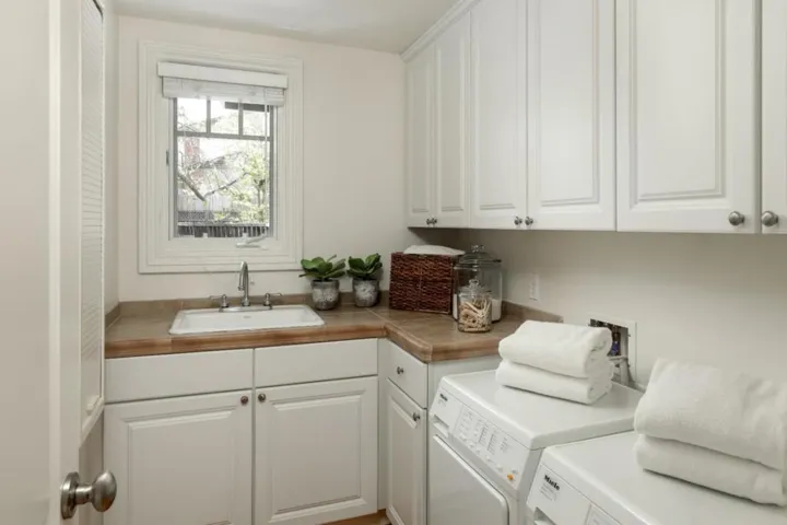 1990 Camino De Los Robles, Menlo Park, California 94025