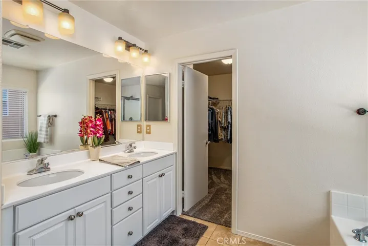 2173 Stonewood Street, Mentone, California 92359