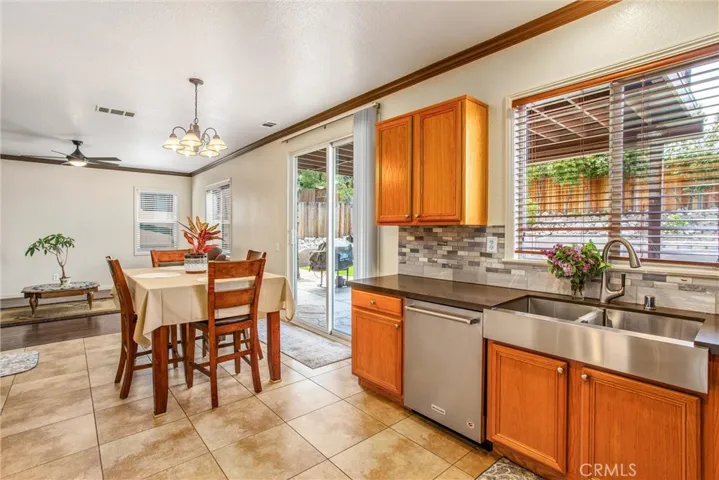 2173 Stonewood Street, Mentone, California 92359