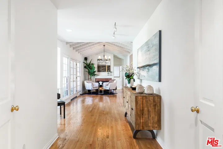 10624 Lindbrook Drive, Los Angeles, California 90024