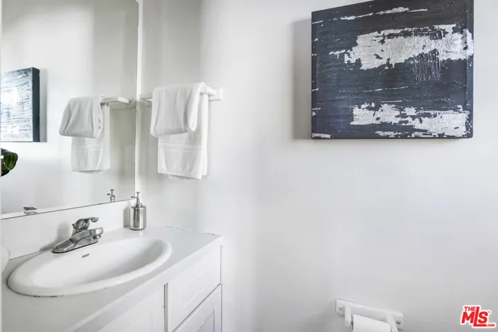 10624 Lindbrook Drive, Los Angeles, California 90024