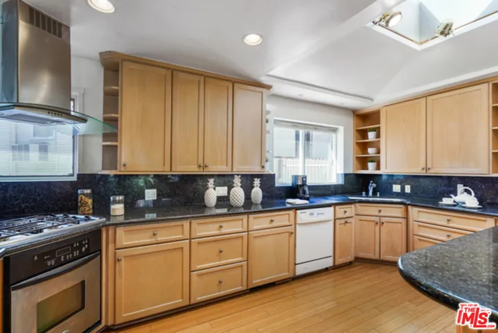 10624 Lindbrook Drive, Los Angeles, California 90024