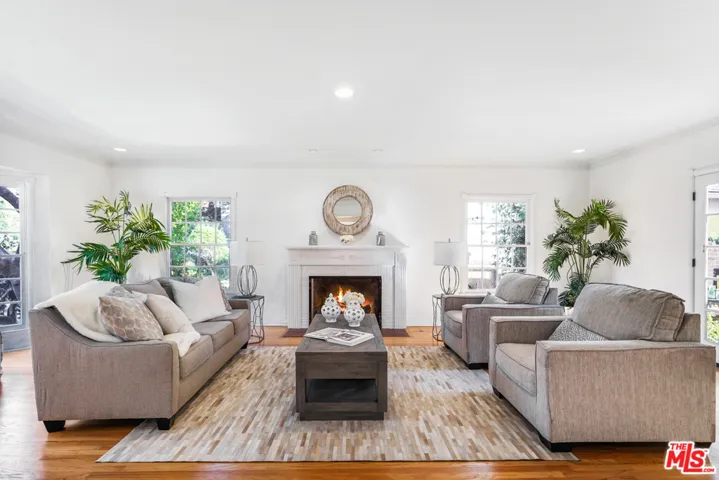 10624 Lindbrook Drive, Los Angeles, California 90024