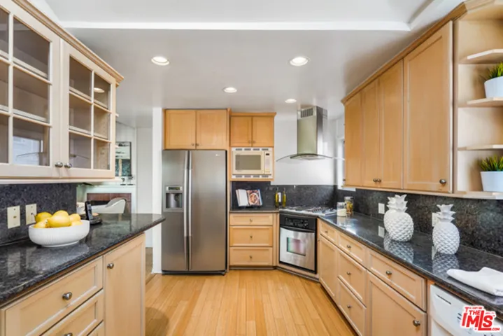 10624 Lindbrook Drive, Los Angeles, California 90024