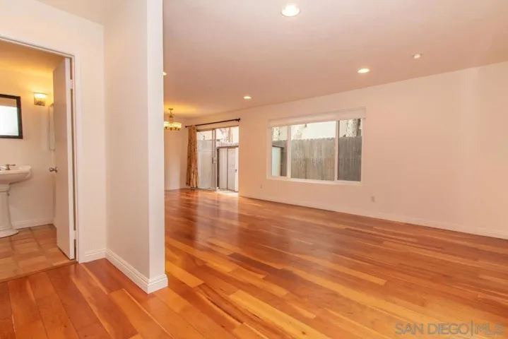 2018 Pacific Beach Drive 3, San Diego, California 92109