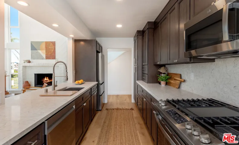 Main Floor | Kitchen