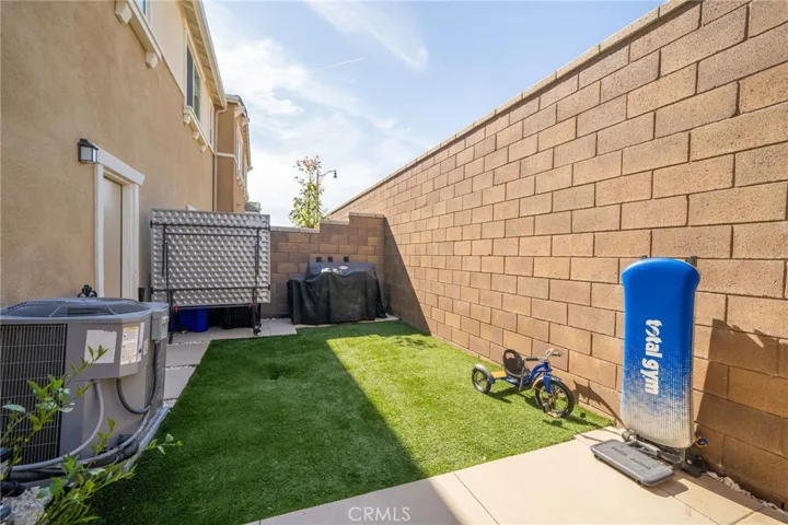 16620 Wyndham Lane 6, Fontana, California 92336