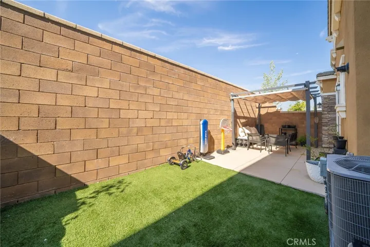16620 Wyndham Lane 6, Fontana, California 92336