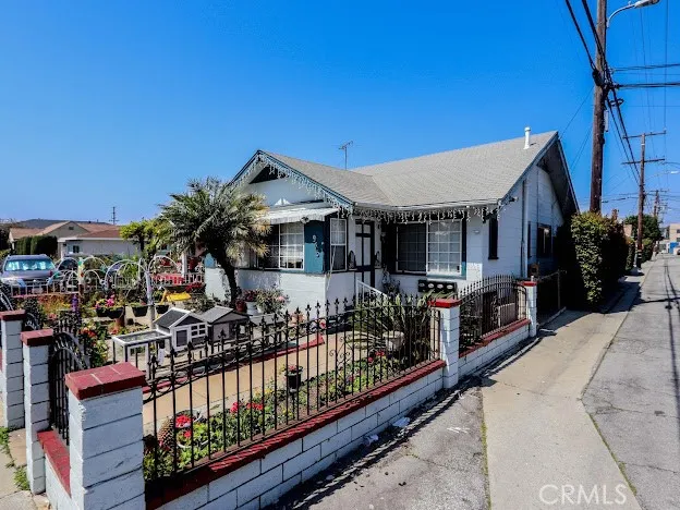 925 S Mcdonnell Avenue, East Los Angeles, California 90022