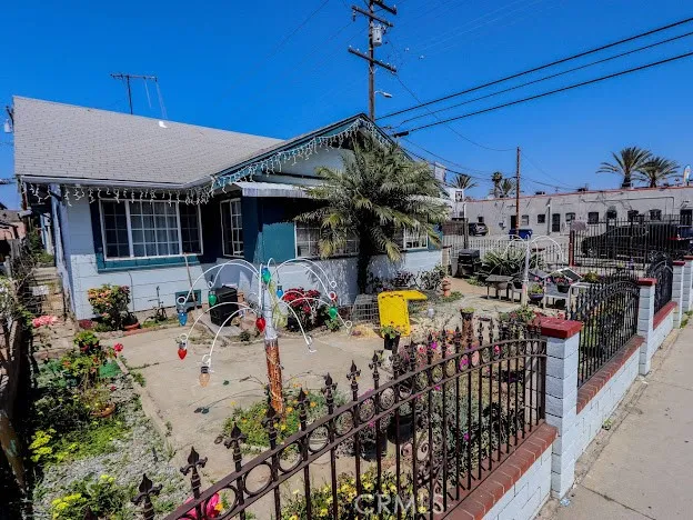 925 S Mcdonnell Avenue, East Los Angeles, California 90022
