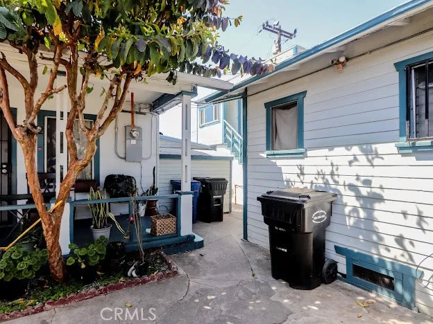 925 S Mcdonnell Avenue, East Los Angeles, California 90022