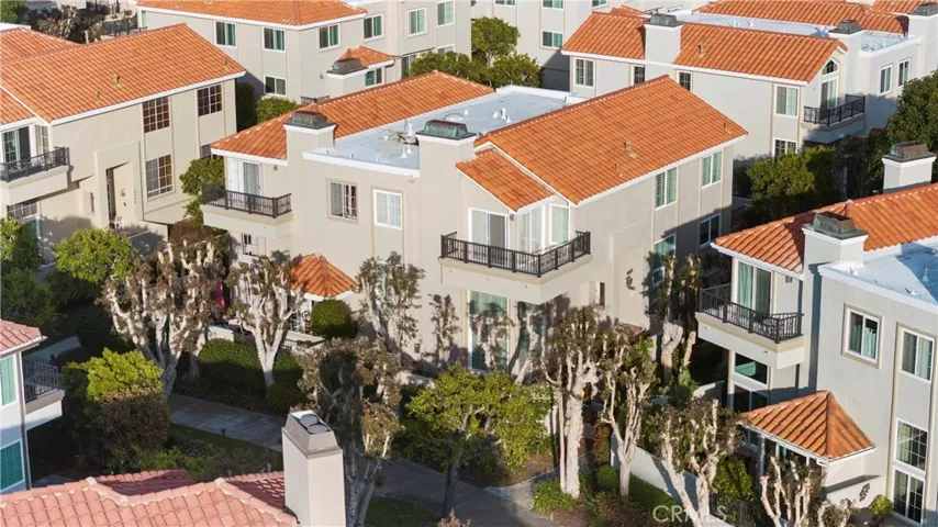 19401 Merion Circle, Huntington Beach, California 92648