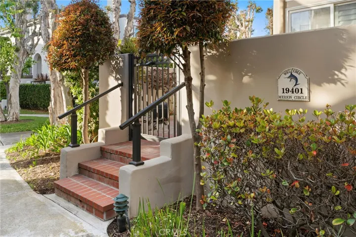 19401 Merion Circle, Huntington Beach, California 92648