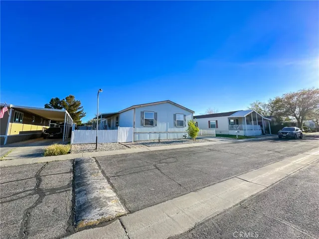 2016 Windbreak 22, Rosamond, California 93560