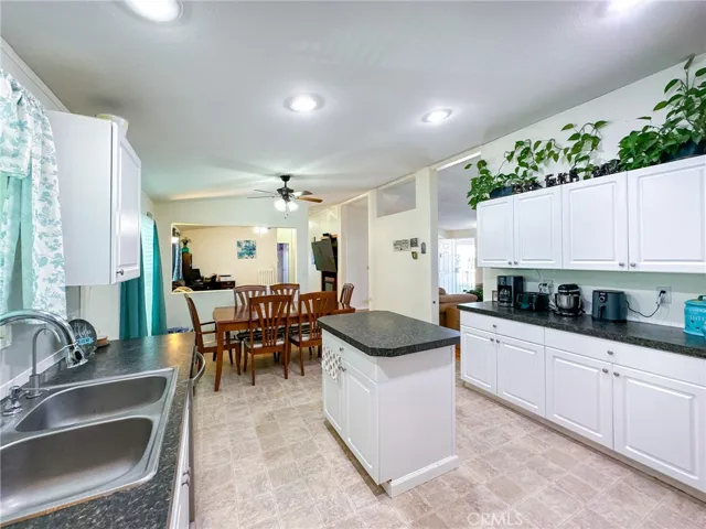 2016 Windbreak 22, Rosamond, California 93560