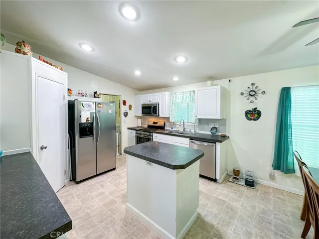 2016 Windbreak 22, Rosamond, California 93560