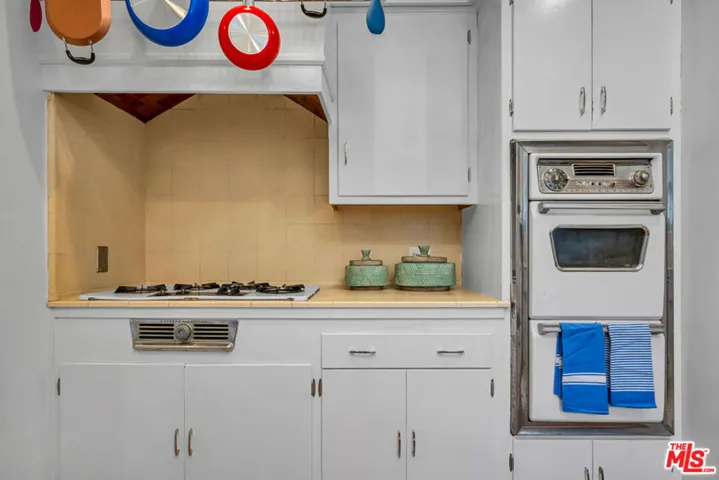2621 S Bentley Avenue, Los Angeles, California 90064