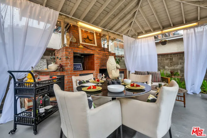 2621 S Bentley Avenue, Los Angeles, California 90064