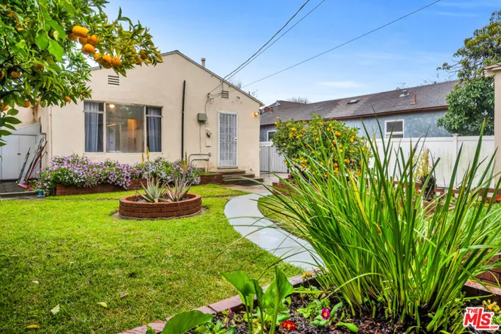 2621 S Bentley Avenue, Los Angeles, California 90064