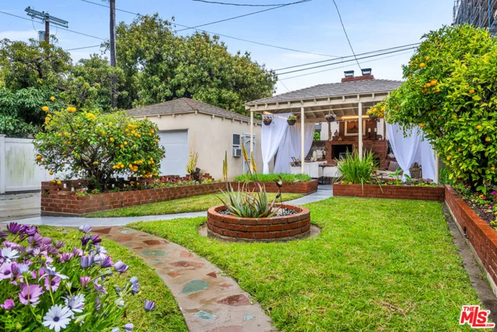 2621 S Bentley Avenue, Los Angeles, California 90064