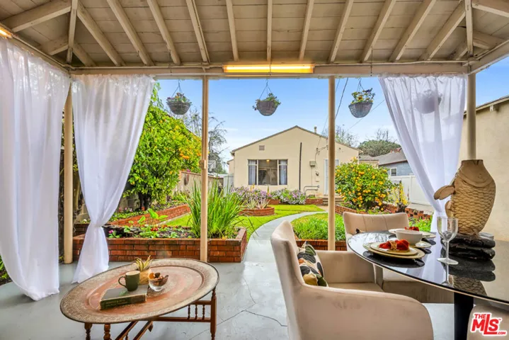 2621 S Bentley Avenue, Los Angeles, California 90064