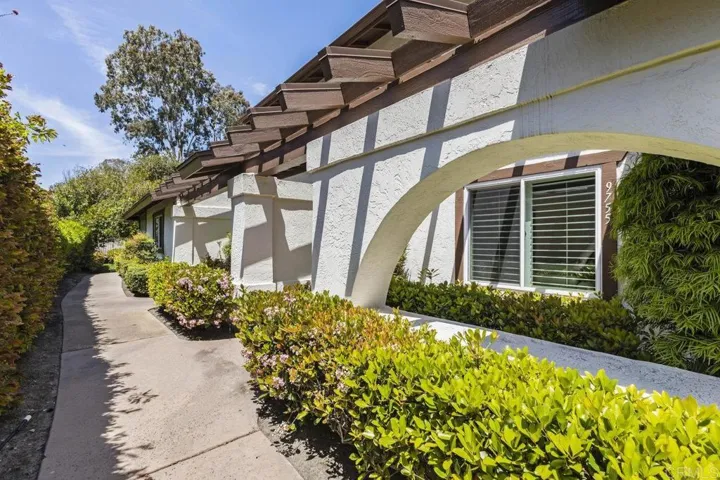 9755 Caminito Cuadro, San Diego, California 92129