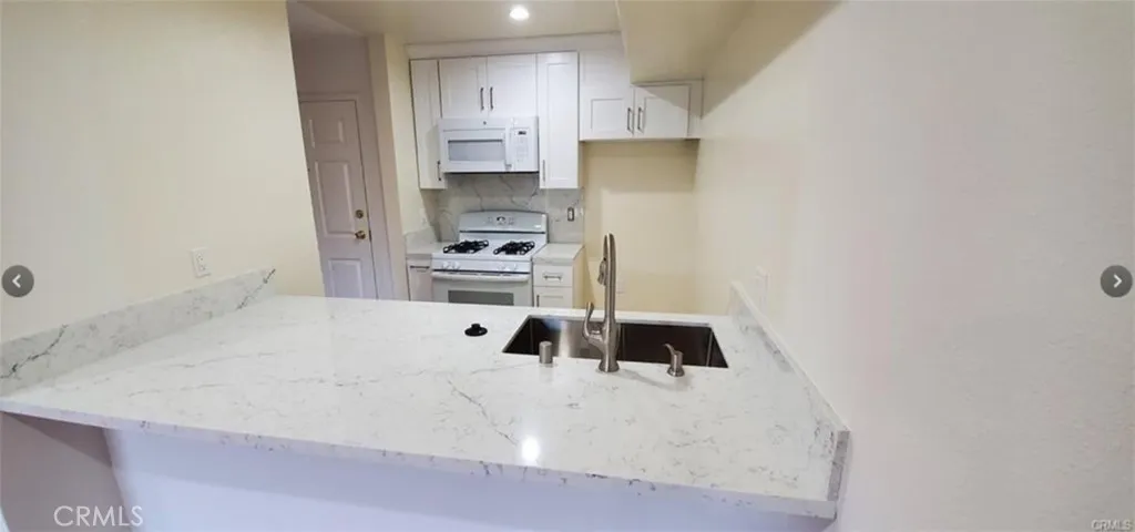 2616 Canada Boulevard 308, Glendale, California 91208