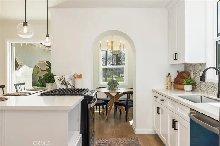 7525 8th Avenue, Los Angeles, California 90043