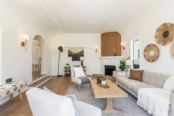 7525 8th Avenue, Los Angeles, California 90043