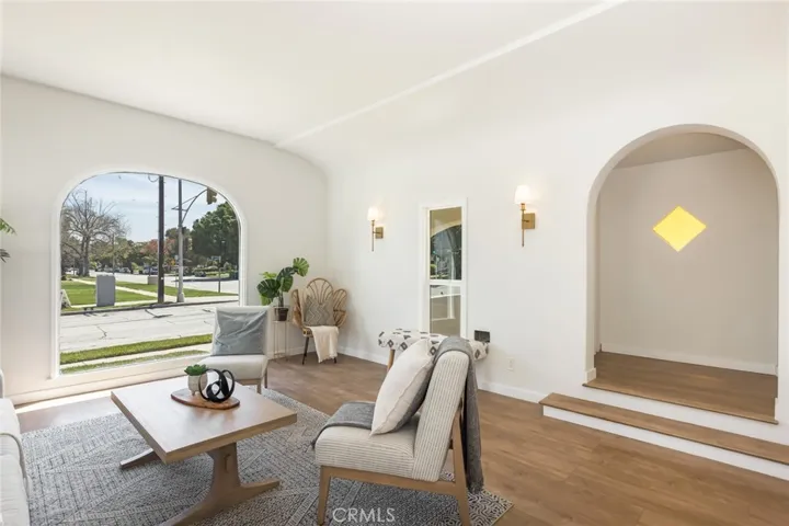 7525 8th Avenue, Los Angeles, California 90043