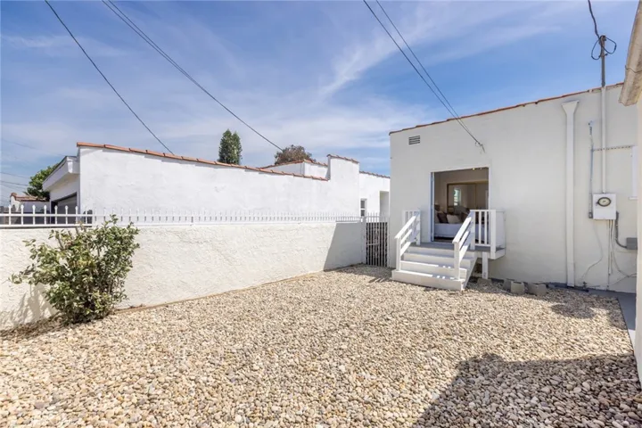 7525 8th Avenue, Los Angeles, California 90043