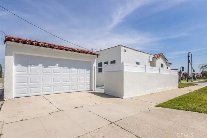 7525 8th Avenue, Los Angeles, California 90043
